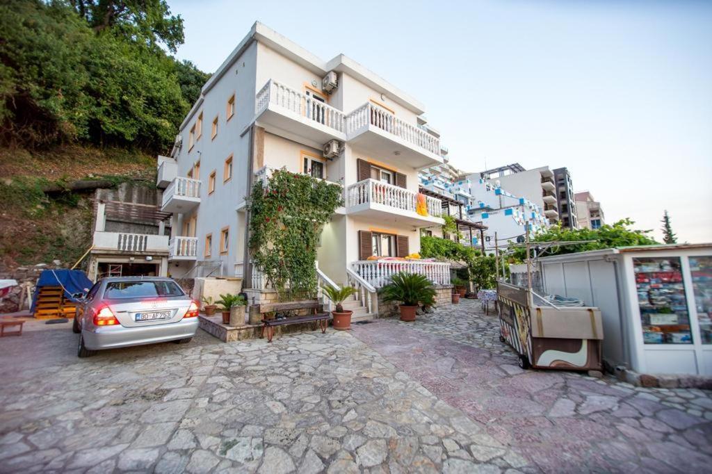Acika Apartments Rafajlovići Eksteriør bilde