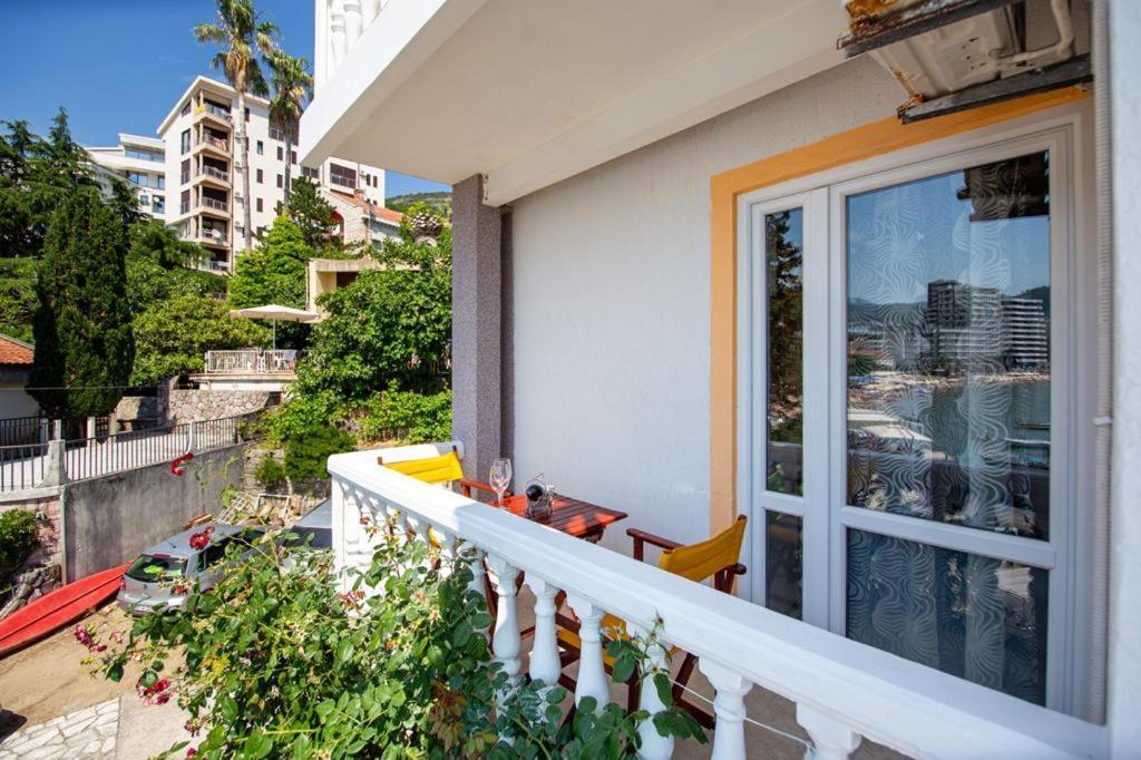 Acika Apartments Rafajlovići Eksteriør bilde