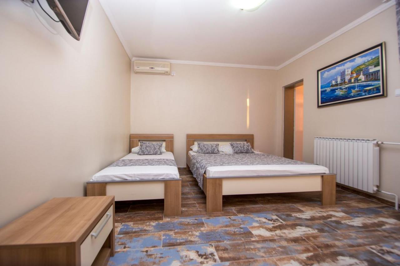 Acika Apartments Rafajlovići Eksteriør bilde