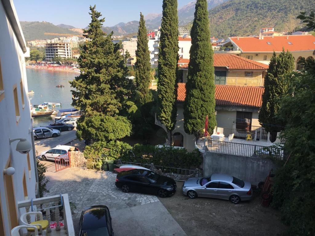Acika Apartments Rafajlovići Eksteriør bilde