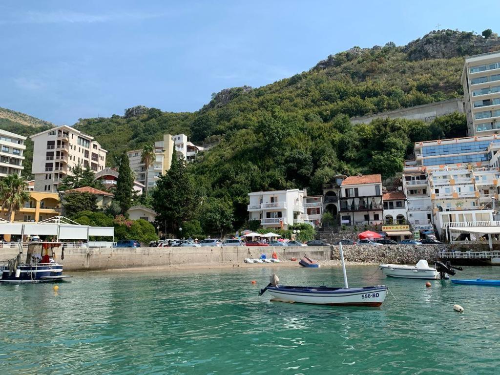 Acika Apartments Rafajlovići Eksteriør bilde